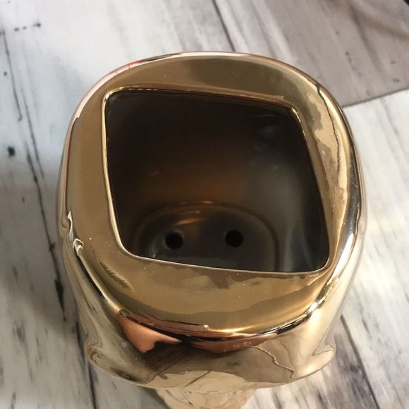 Bath and Body Works Halloween Gold Skull Soap Holder AND Soap - Brand New - Picture 7 of 10